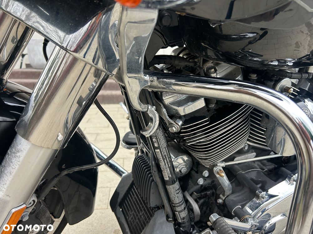 Harley-Davidson Touring Road Glide - 26