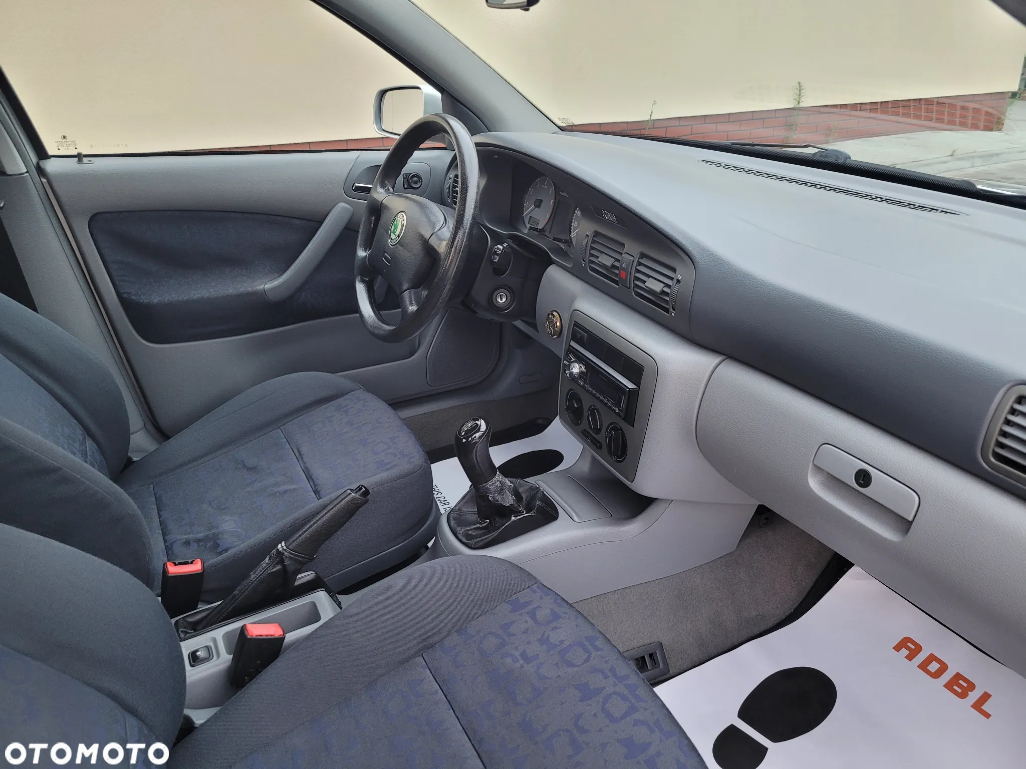 Skoda Octavia 1.6 GLX - 23