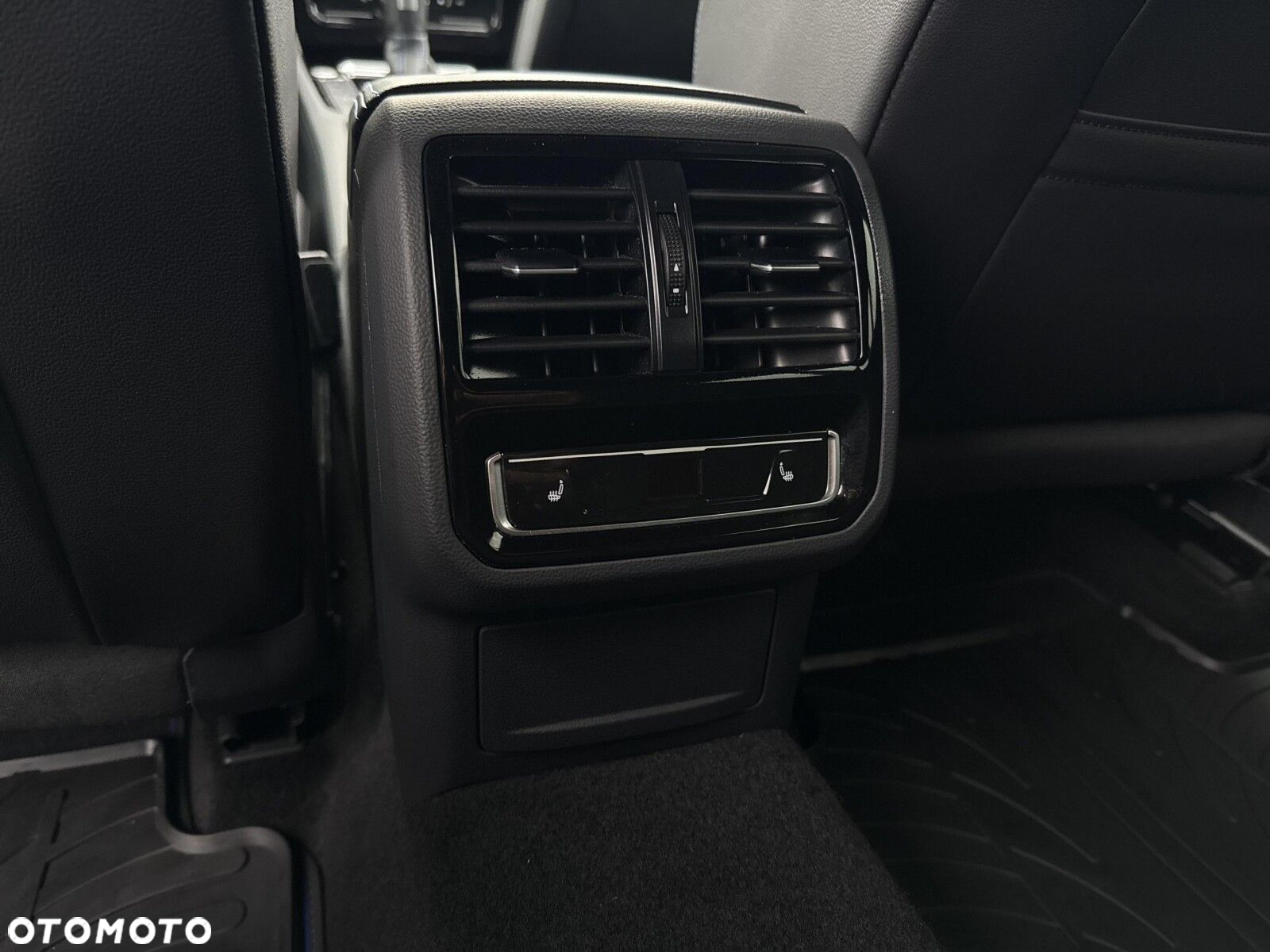 Volkswagen Arteon 2.0 TSI 4Motion R DSG - 14