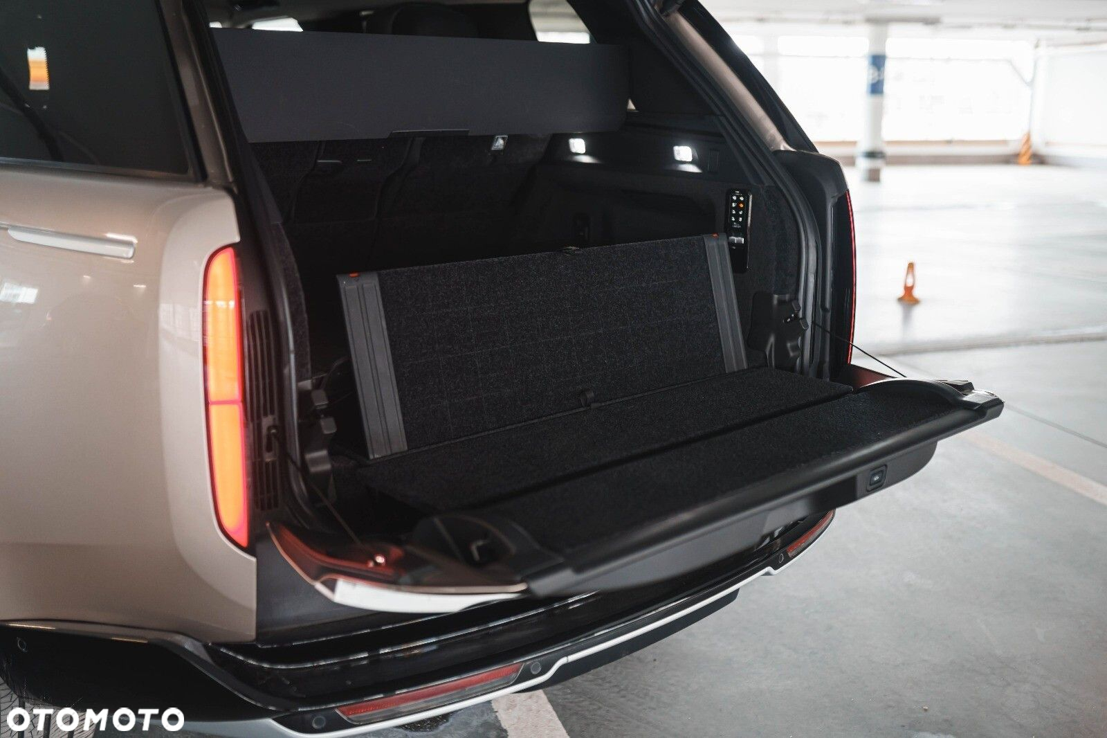 Land Rover Range Rover - 25