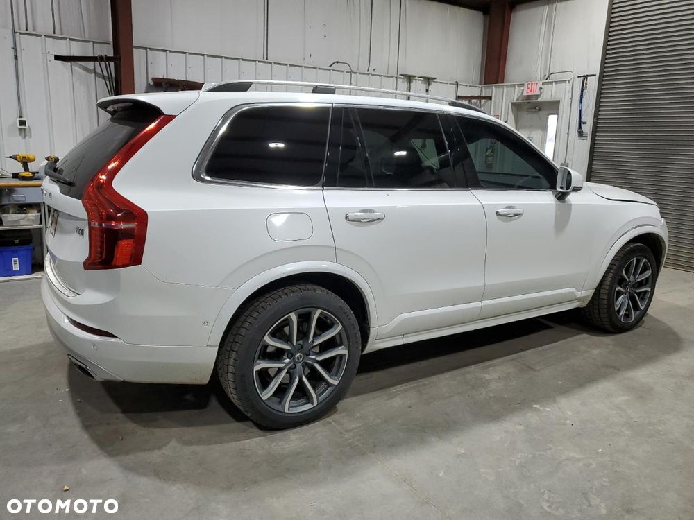 Volvo XC 90 - 6