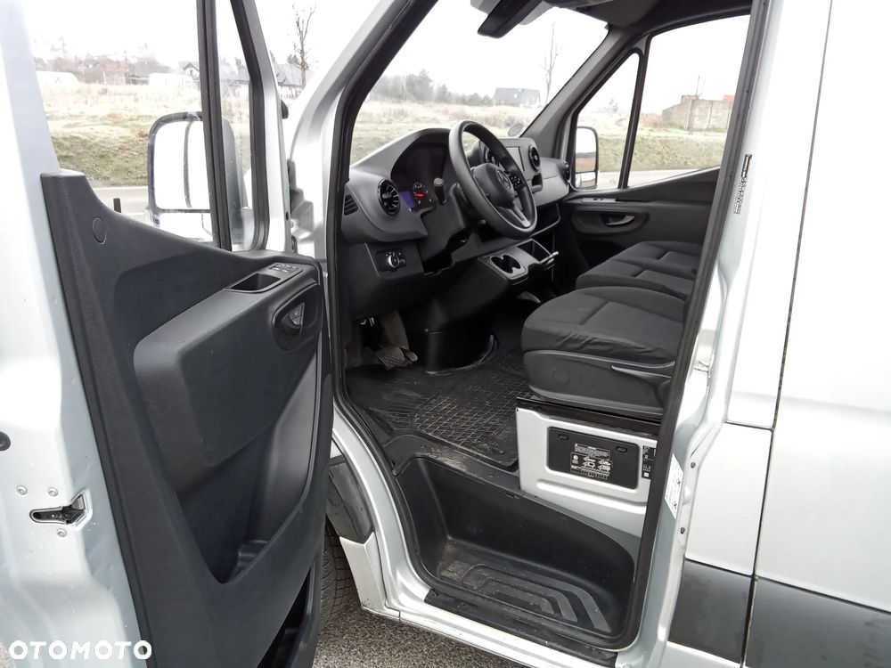 Mercedes-Benz SPRINTER - 23