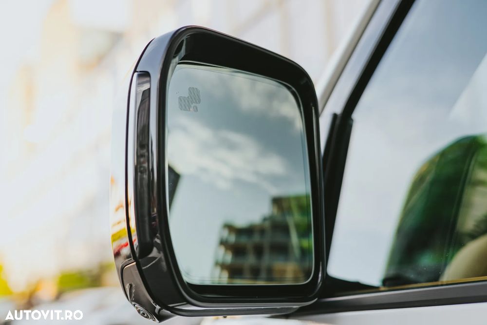 Land Rover Defender 90 3.0D 250 MHEV Hard Top X-Dynamic SE - 9