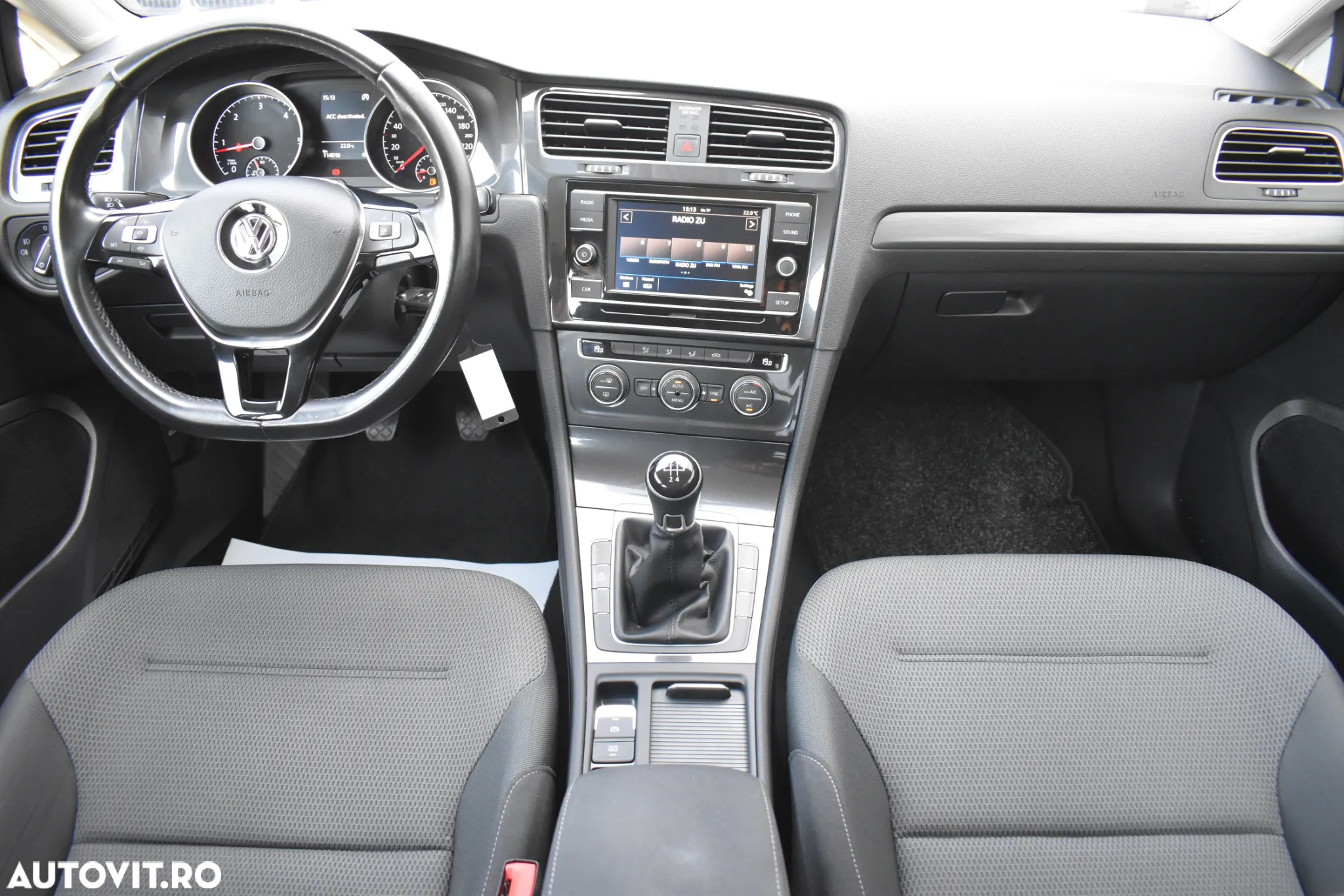 Volkswagen Golf 1.6 TDI Comfortline - 7