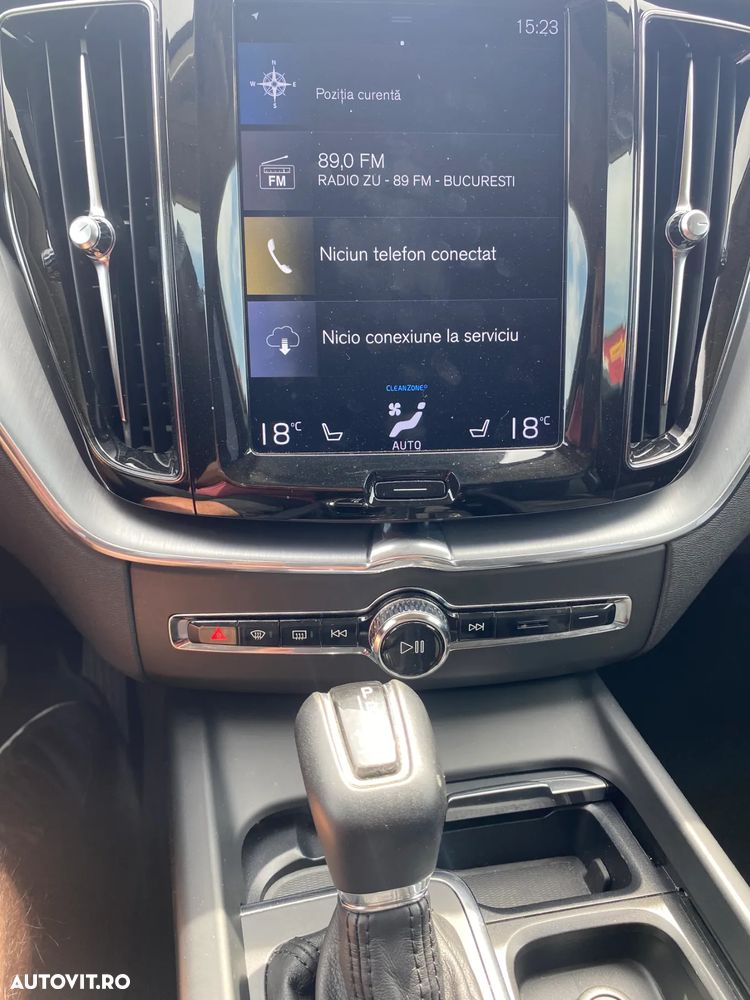 Volvo XC 60 D5 AWD Momentum - 12