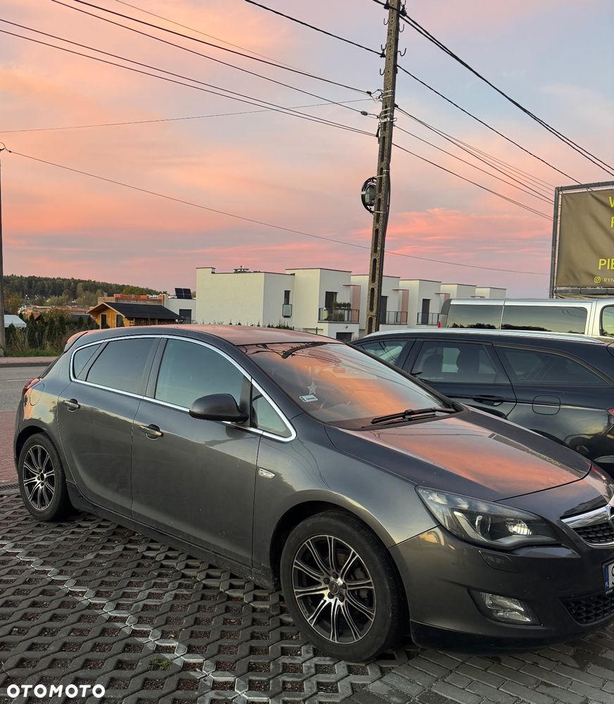 Opel Astra 1.4 Turbo Edition Sport - 1