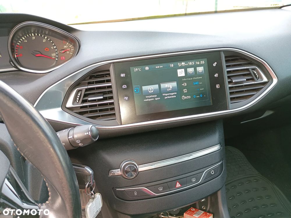 Peugeot 308 1.6 BlueHDi Allure S&S - 8