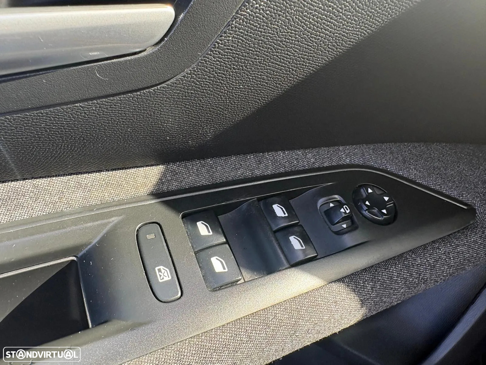 Peugeot 3008 - 19