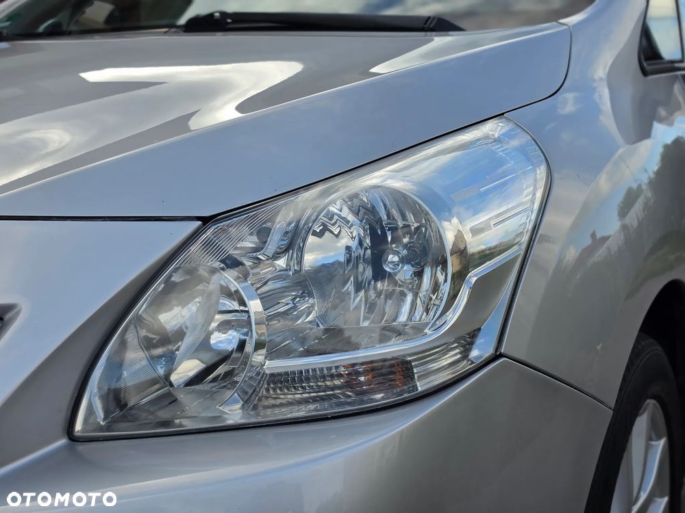 Toyota Verso - 4