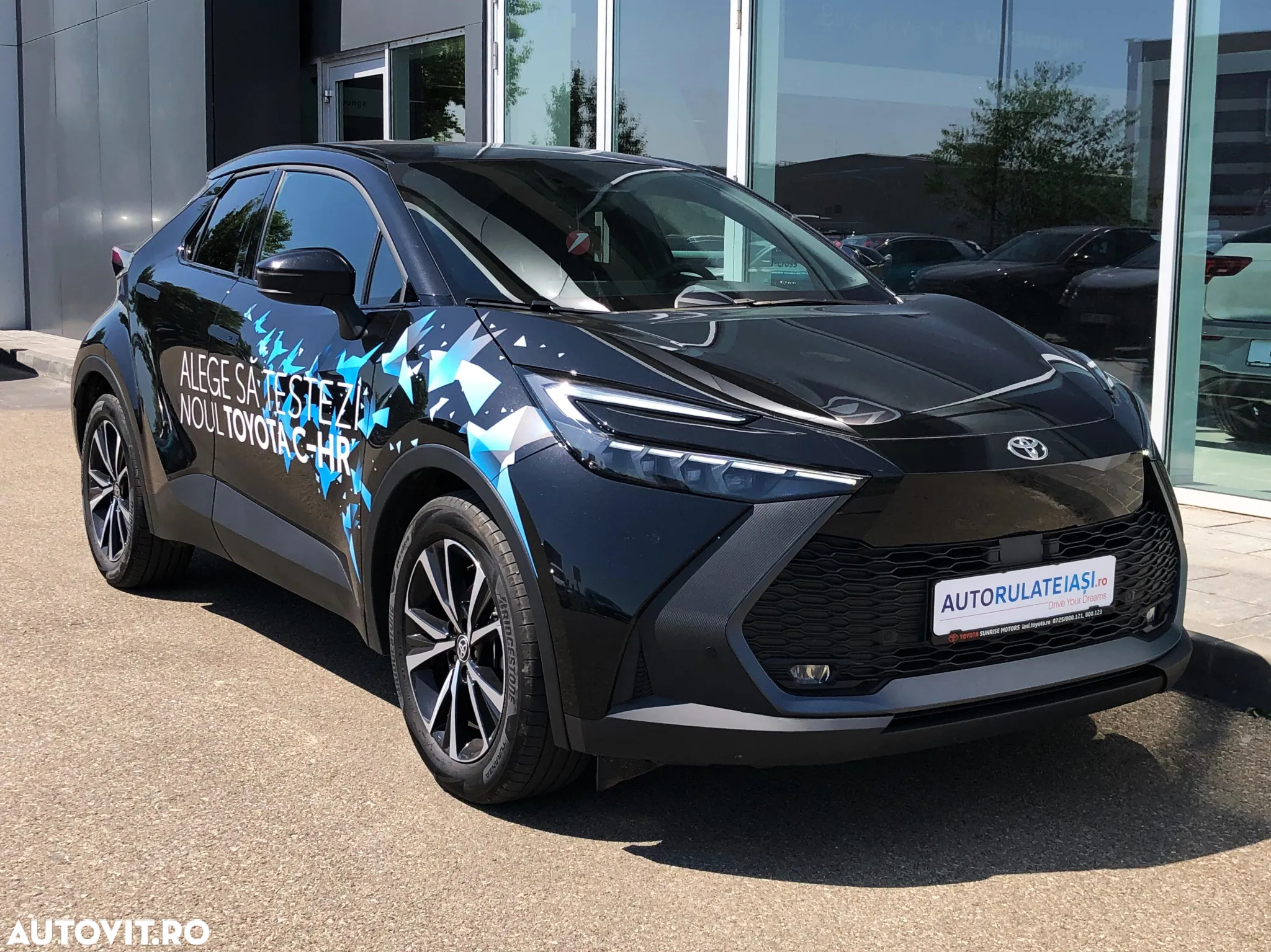 Toyota C-HR 1.8 HEV 140 CP 4x2 CVT Dynamic - 2