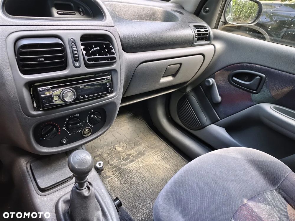 Renault Clio 1.2i MTV - 10