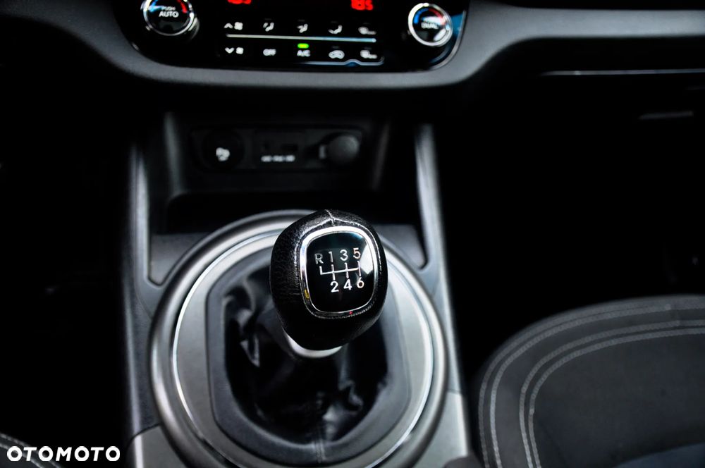 Kia Sportage 1.7 CRDI 2WD Attract - 16