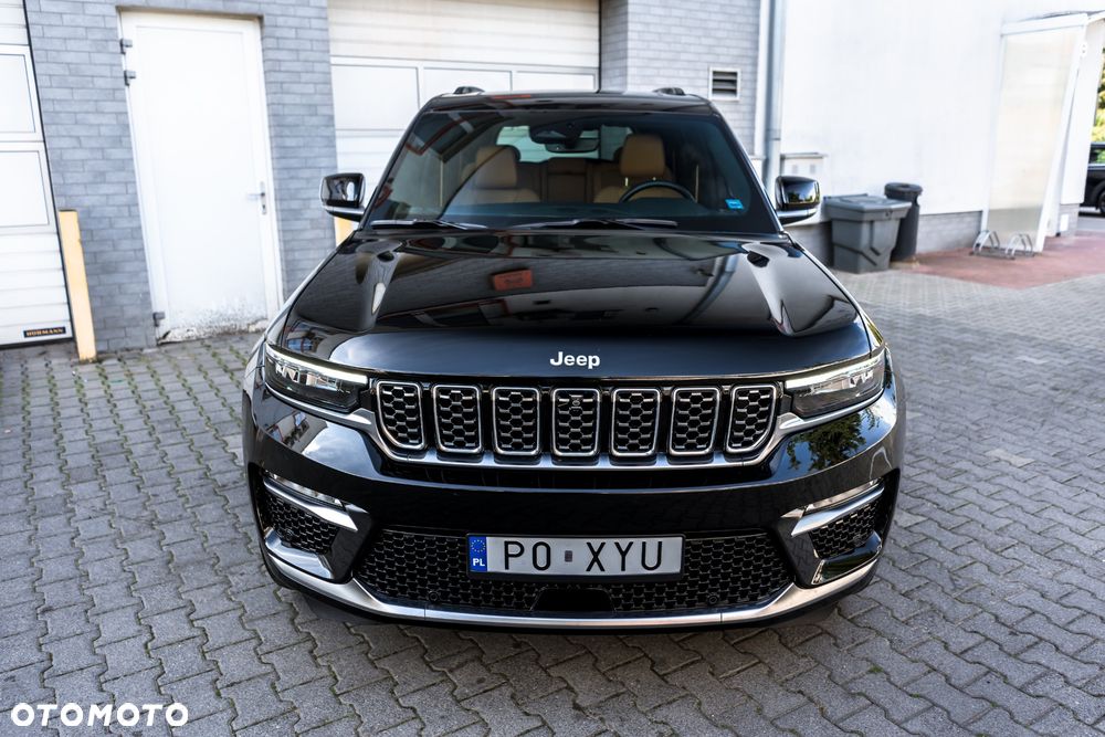 Jeep Grand Cherokee - 23