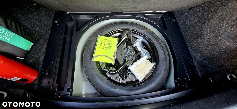 Volvo V40 D2 Kinetic - 33