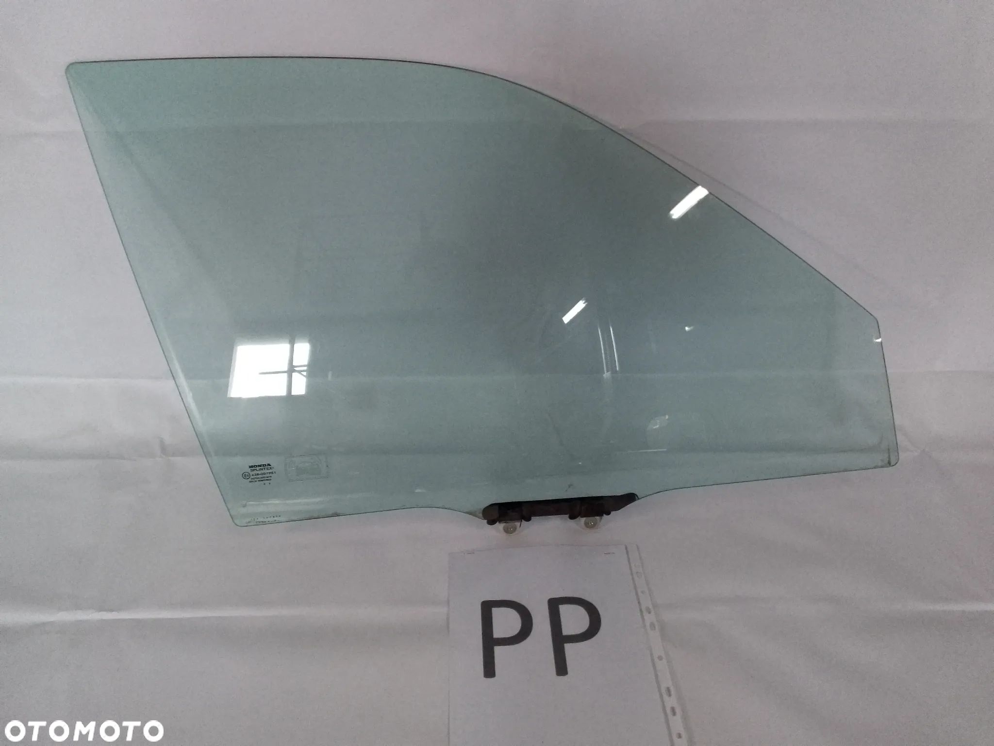 Szyba boczna Honda CR-V II Prawy przód - 1