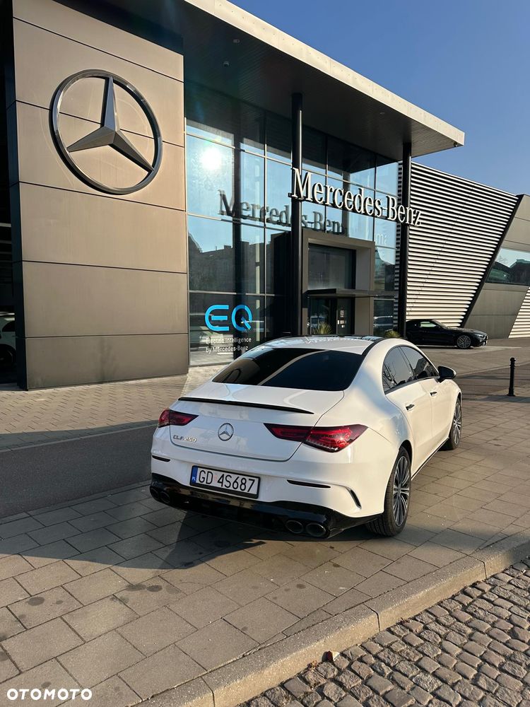 Mercedes-Benz CLA 250 4Matic 7G-DCT AMG Line - 2