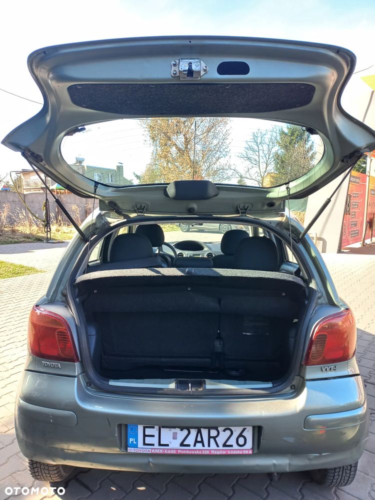 Toyota Yaris 1.0 Base - 12