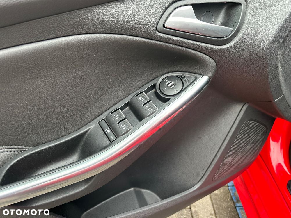 Ford Focus 2.0 EcoBoost ST mit Leder-Sport-Paket - 27