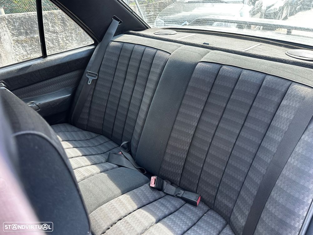 Mercedes-Benz W201 (1982-1993) 190 D 2.0 - 11