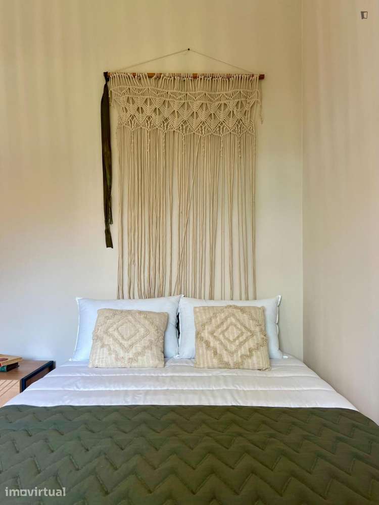Quarto - localizado em Norton de Matos Coimbra - Grande imagem: 2/11