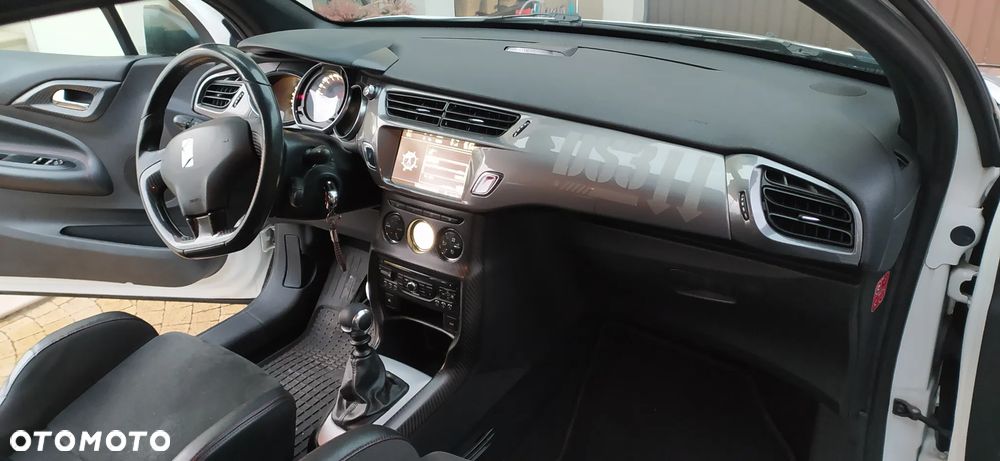 Citroën DS3 1.6 THP Racing - 8