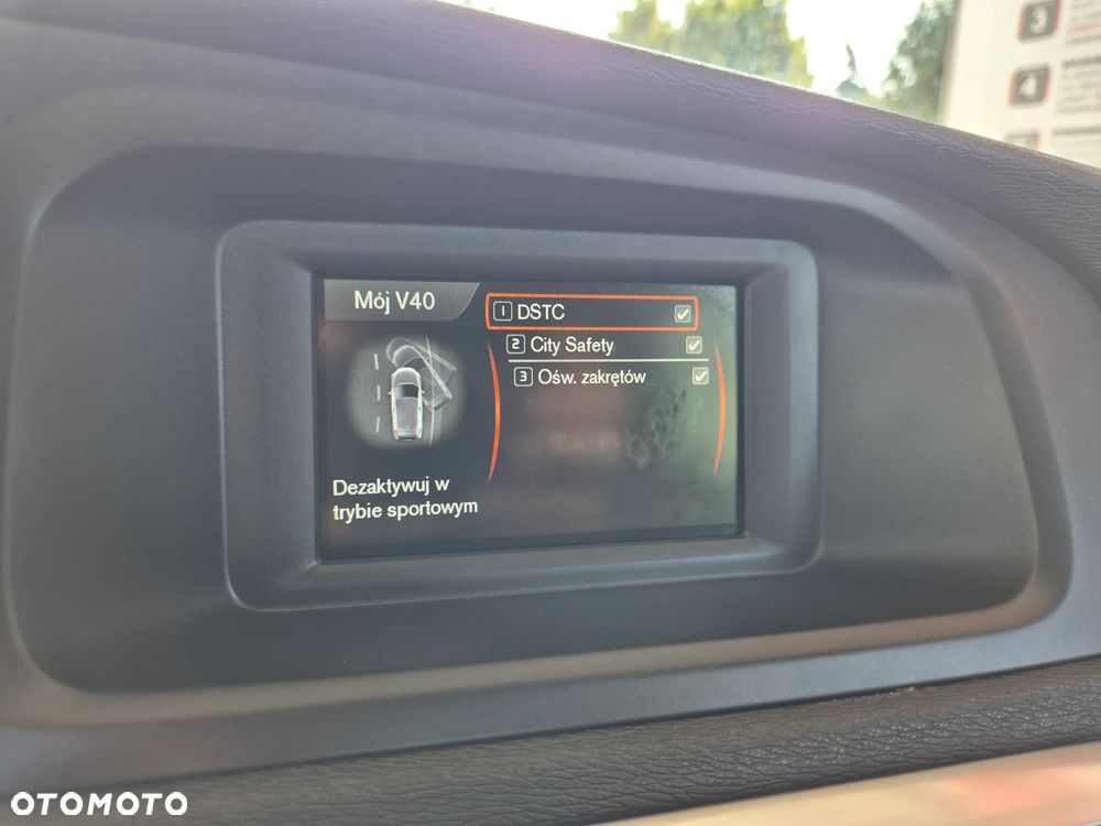 Volvo V40 D2 Momentum - 39