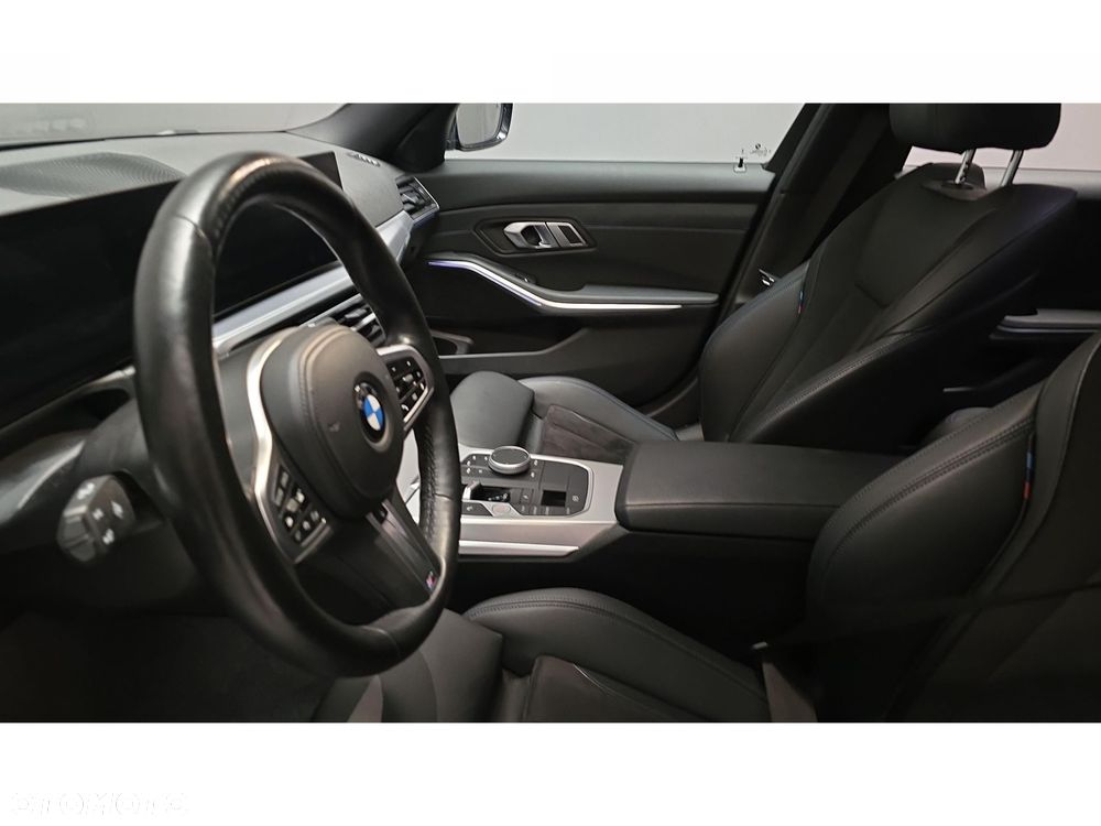 BMW Seria 3 320d xDrive mHEV M Sport - 29