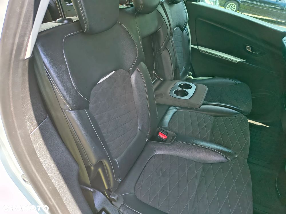 Renault Grand Scenic - 21