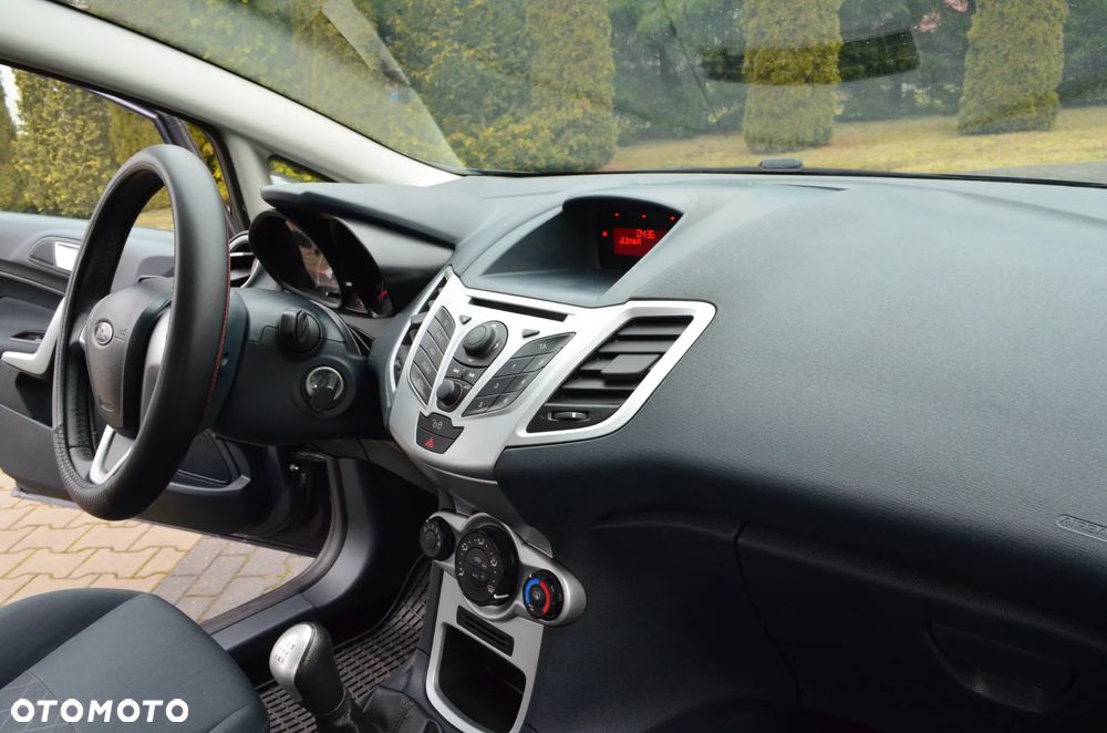 Ford Fiesta 1.25 Ambiente - 37