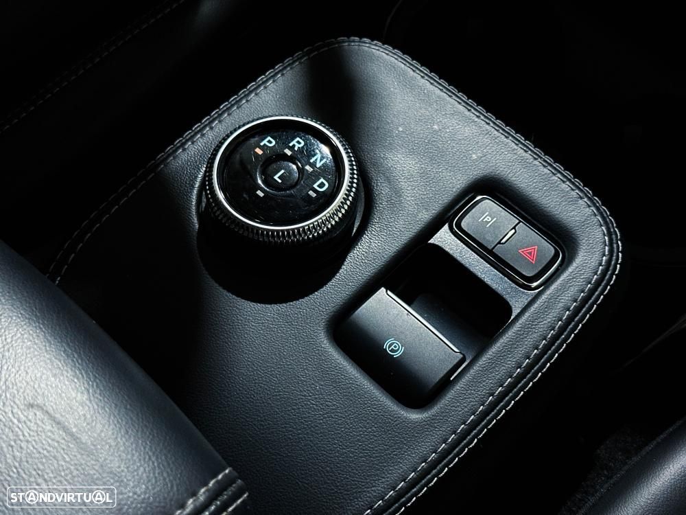 Ford Mustang Mach-E 98.7 kWh Premium AWD - 34