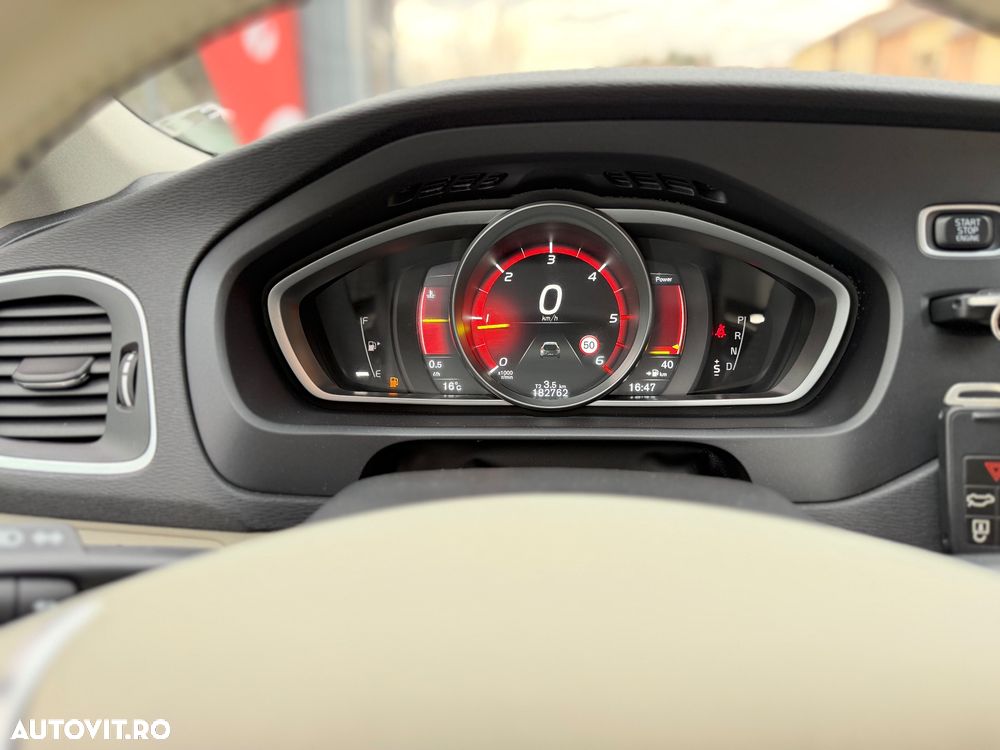 Volvo V40 D4 Geartronic Summum - 36