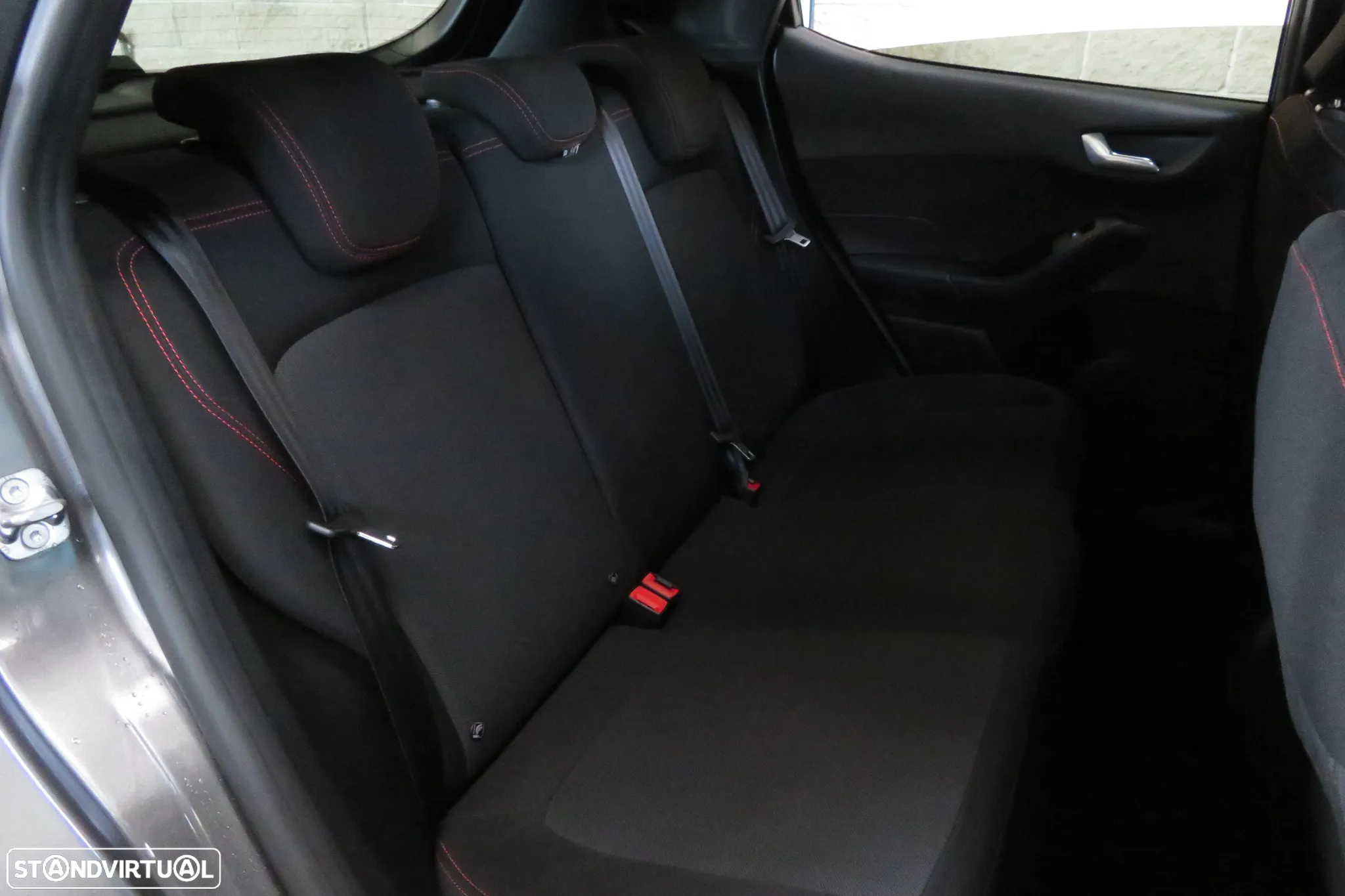 Ford Fiesta 1.0 EcoBoost ST-Line X - 32