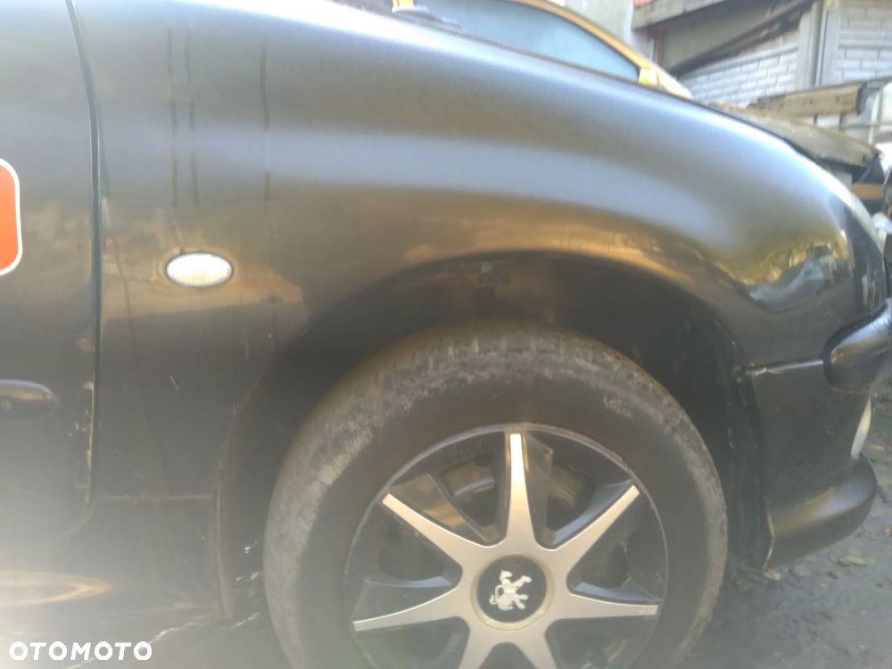 Peugeot 206 cc błotnik przedni prawy