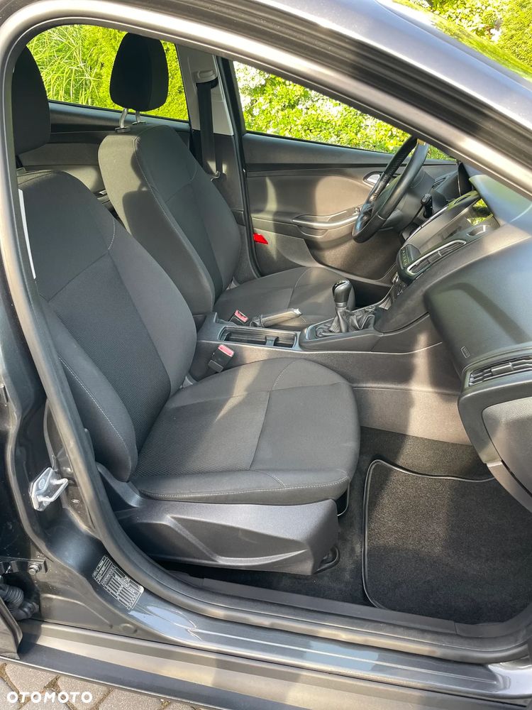 Ford Focus 1.6 Trend - 12