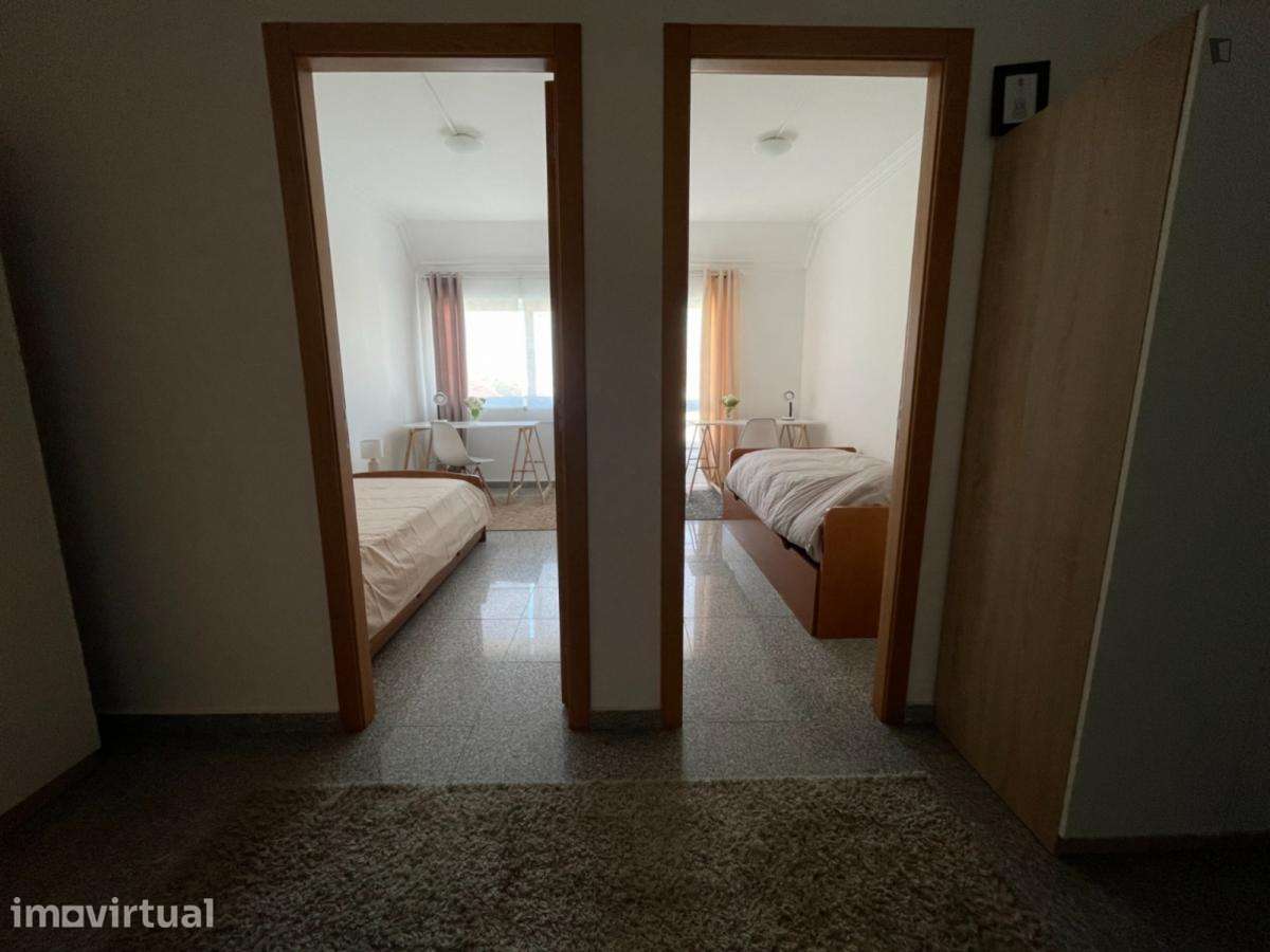 Quarto - localizado em Lisbon - Grande imagem: 5/27