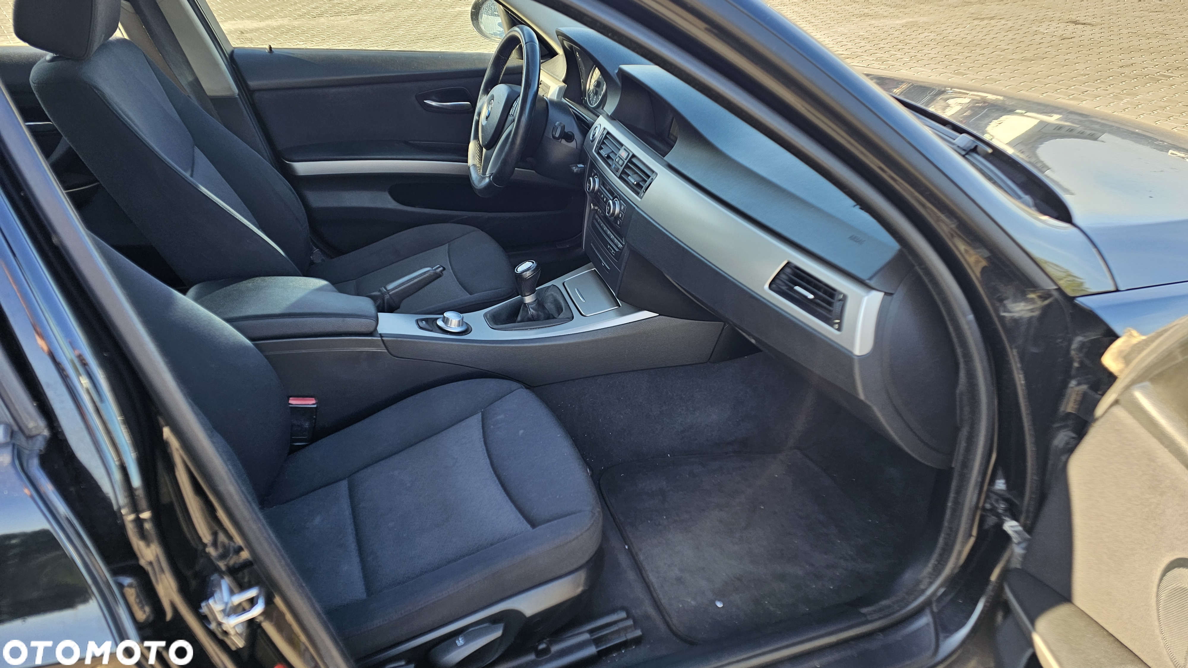 BMW Seria 3 318d DPF Touring - 10