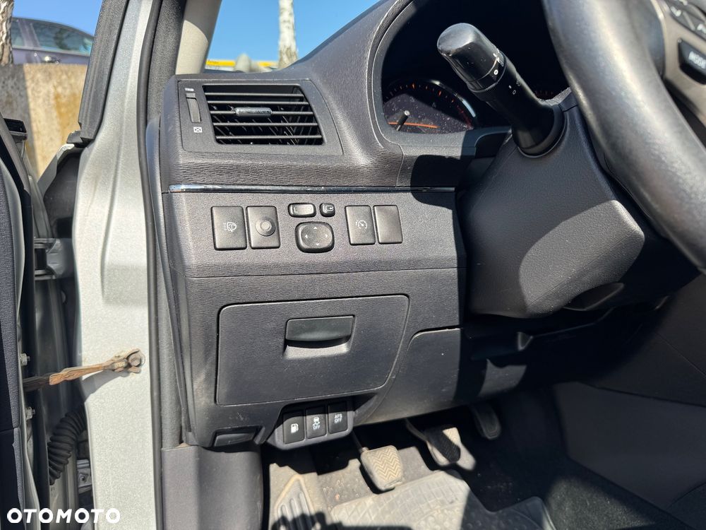 Toyota Avensis 2.0 D-4D Sol - 16