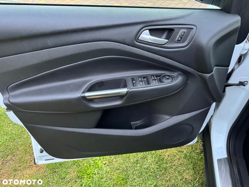Ford Kuga - 11