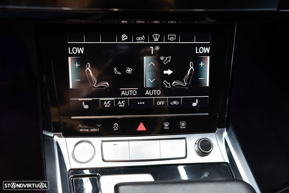 Audi e-tron 55 quattro S line - 34