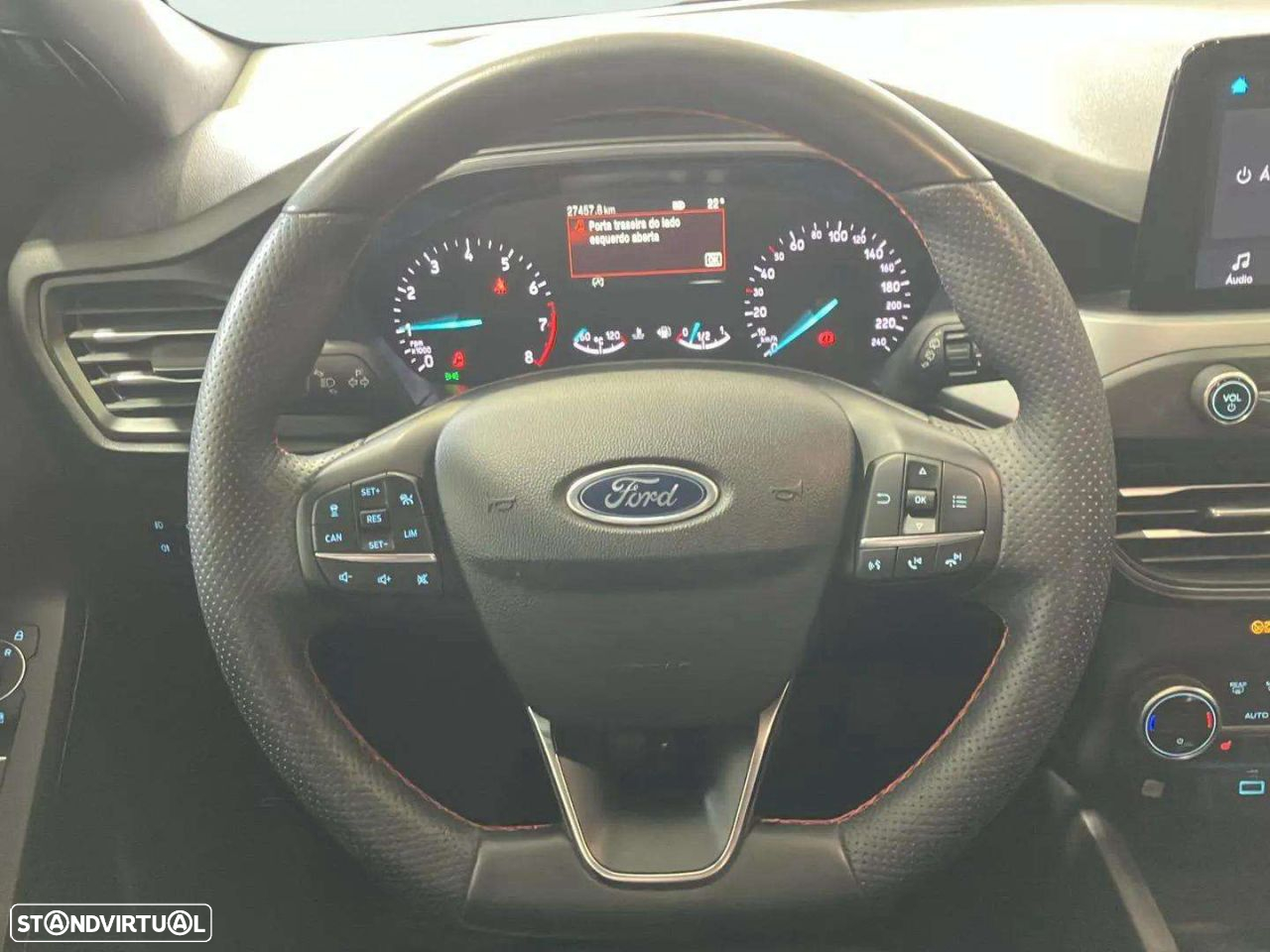 Ford Focus 1.0 EcoBoost MHEV ST-Line - 11