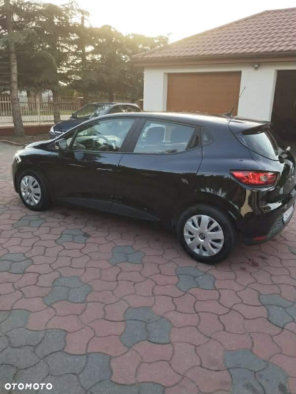 Renault Clio 1.2 16V 75 Experience - 13