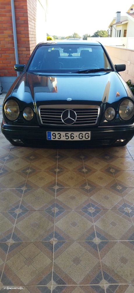 Mercedes-Benz 220 - 13