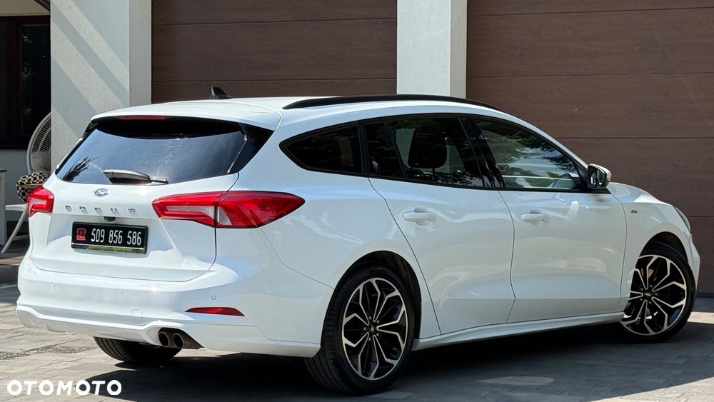 Ford Focus 1.5 EcoBlue Start-Stopp-System ST-LINE DESIGN - 32
