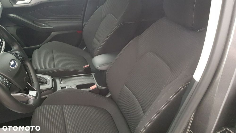 Ford Focus - 25