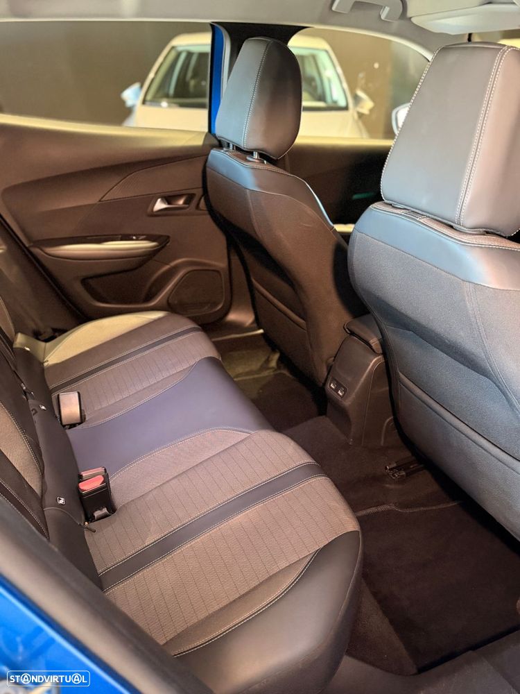 Peugeot 2008 1.2 PureTech Allure Pack - 38