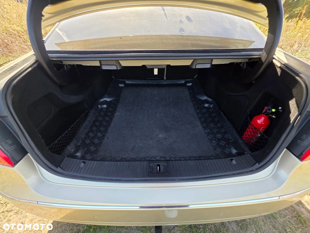 Mercedes-Benz Klasa E 250 CDI DPF BlueEFFICIENCY Automatik Elegance - 16