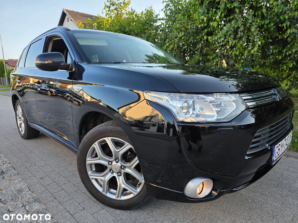 Mitsubishi Outlander 2.0 4WD Plus - 17