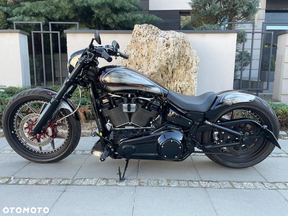 Harley-Davidson Softail Breakout - 8