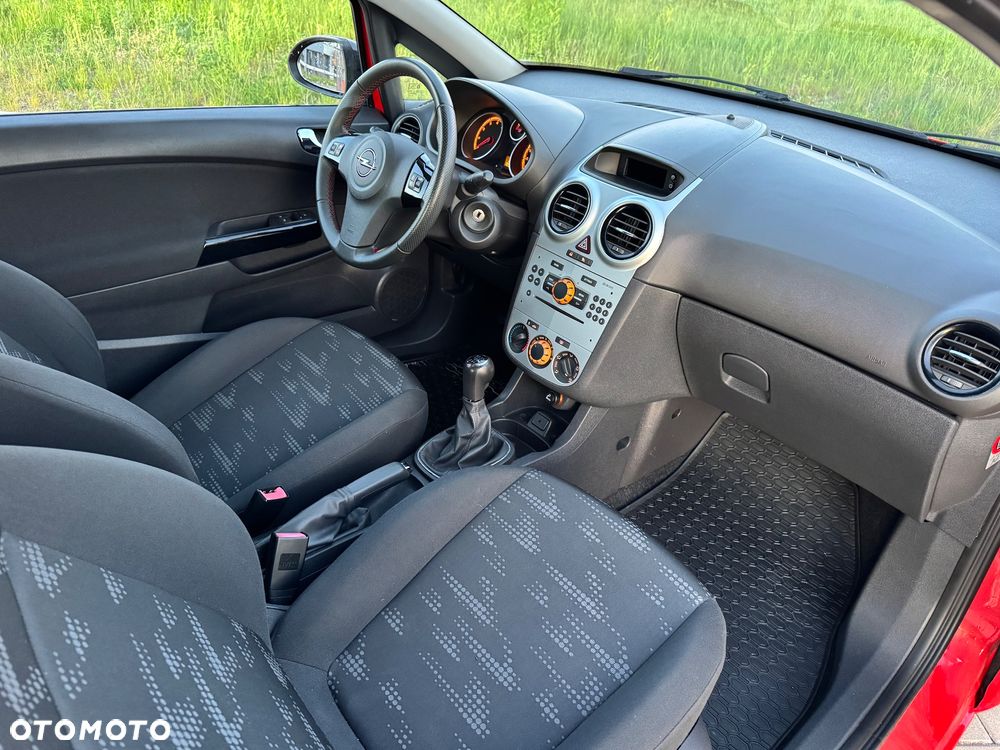 Opel Corsa 1.4 16V Color Race - 12