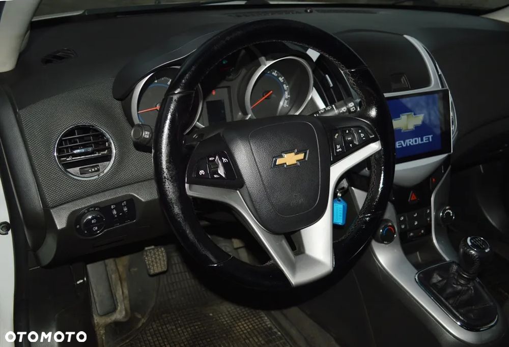 Chevrolet Cruze - 30